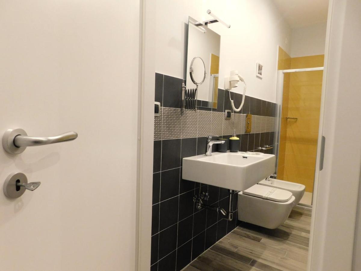 Scaramantico Rooms Napoli Eksteriør bilde